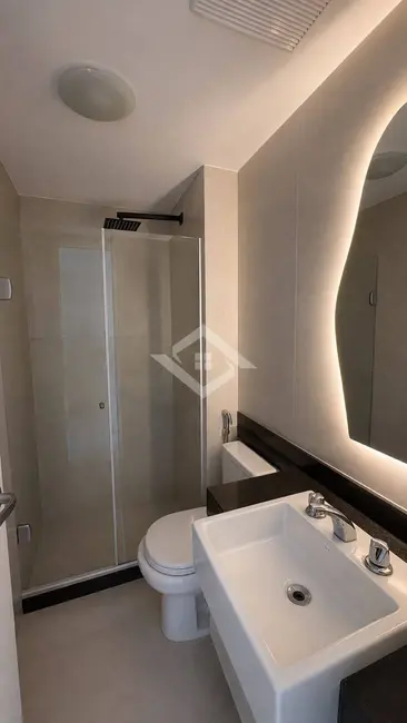 Apartamento com 3 quartos para alugar, 184m2 em Barra da Tijuca, Rio De Janeiro - RJ - imagem 8 Foto 8 de Apartamento com 3 quartos para alugar, 184m2 em Barra da Tijuca, Rio De Janeiro - RJ