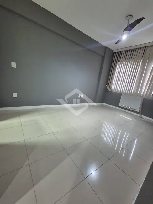 Apartamento com 3 quartos à venda, 101m2 em Rio De Janeiro - RJ - imagem 8 Foto 8 de Apartamento com 3 quartos à venda, 101m2 em Rio De Janeiro - RJ