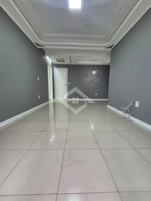 Apartamento com 3 quartos à venda, 101m2 em Rio De Janeiro - RJ - imagem 2 Foto 2 de Apartamento com 3 quartos à venda, 101m2 em Rio De Janeiro - RJ