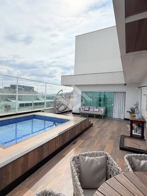 Apartamento com 4 quartos para alugar, 250m2 em Barra da Tijuca, Rio De Janeiro - RJ - imagem 1 Foto 1 de Apartamento com 4 quartos para alugar, 250m2 em Barra da Tijuca, Rio De Janeiro - RJ