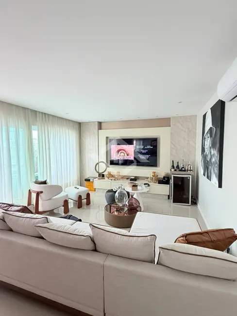 Apartamento com 4 quartos para alugar, 250m2 em Barra da Tijuca, Rio De Janeiro - RJ - imagem 6 Foto 6 de Apartamento com 4 quartos para alugar, 250m2 em Barra da Tijuca, Rio De Janeiro - RJ