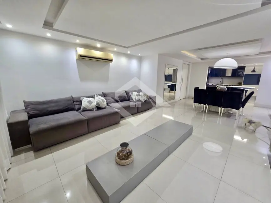 Apartamento com 4 quartos à venda, 166m2 em Rio De Janeiro - RJ - imagem 2 Foto 2 de Apartamento com 4 quartos à venda, 166m2 em Rio De Janeiro - RJ