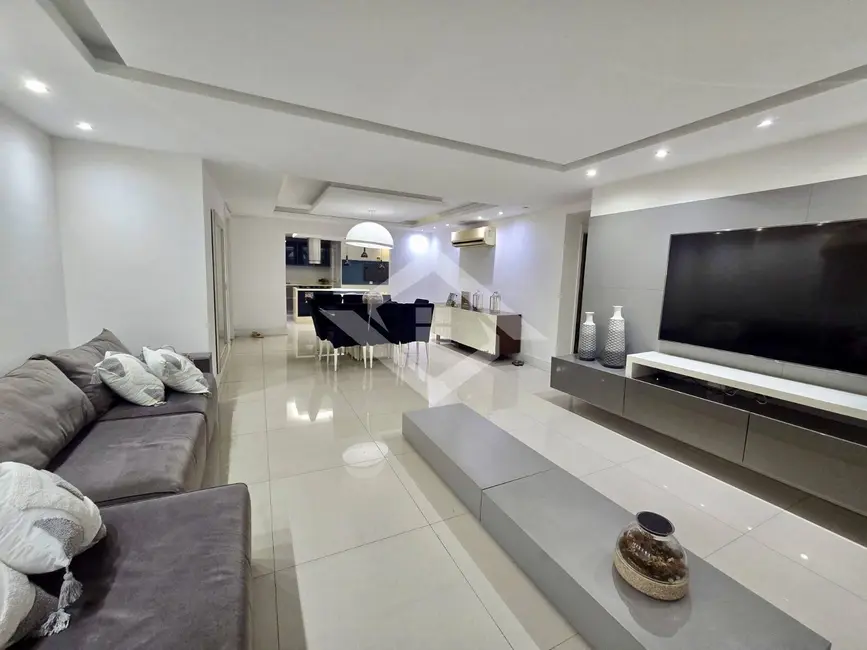 Apartamento com 4 quartos à venda, 166m2 em Rio De Janeiro - RJ - imagem 1 Foto 1 de Apartamento com 4 quartos à venda, 166m2 em Rio De Janeiro - RJ
