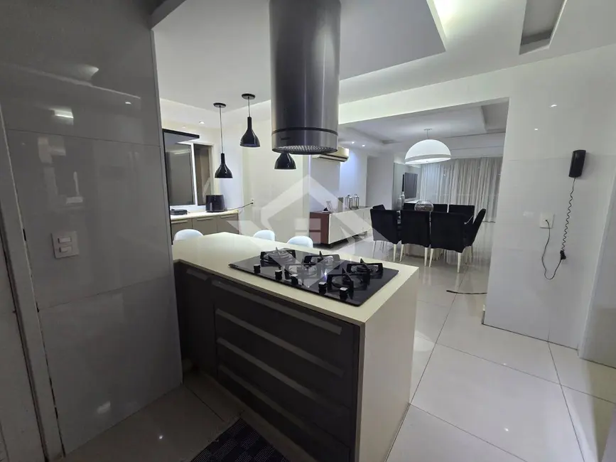 Apartamento com 4 quartos à venda, 166m2 em Rio De Janeiro - RJ - imagem 9 Foto 9 de Apartamento com 4 quartos à venda, 166m2 em Rio De Janeiro - RJ