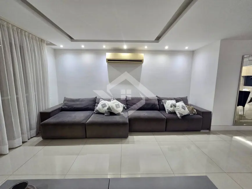 Apartamento com 4 quartos à venda, 166m2 em Rio De Janeiro - RJ - imagem 6 Foto 6 de Apartamento com 4 quartos à venda, 166m2 em Rio De Janeiro - RJ