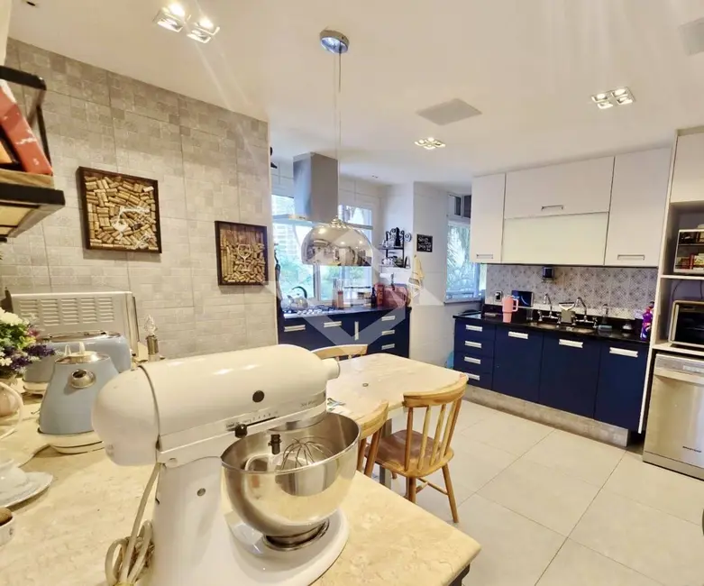 Foto 8 de Apartamento com 4 quartos à venda, 166m2 em Rio De Janeiro - RJ