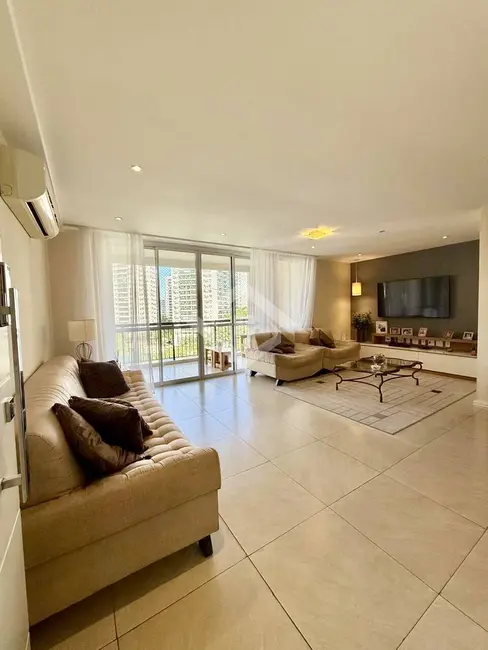 Apartamento com 4 quartos à venda, 144m2 em Rio De Janeiro - RJ - imagem 3 Foto 3 de Apartamento com 4 quartos à venda, 144m2 em Rio De Janeiro - RJ