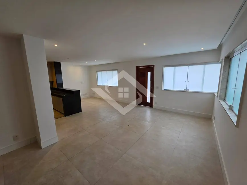 Casa com 3 quartos para alugar, 140m2 em Jacarepaguá, Rio De Janeiro - RJ - imagem 7 Foto 7 de Casa com 3 quartos para alugar, 140m2 em Jacarepaguá, Rio De Janeiro - RJ