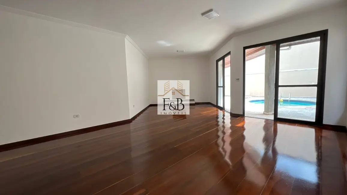 Foto 1 de Casa com 4 quartos à venda, 310m2 em Santana De Parnaiba - SP