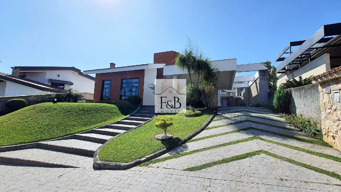 Casa de Condomínio com 6 quartos à venda, 680m2 em Rancho Dirce, Sorocaba - SP - imagem 3 Foto 3 de Casa de Condomínio com 6 quartos à venda, 680m2 em Rancho Dirce, Sorocaba - SP