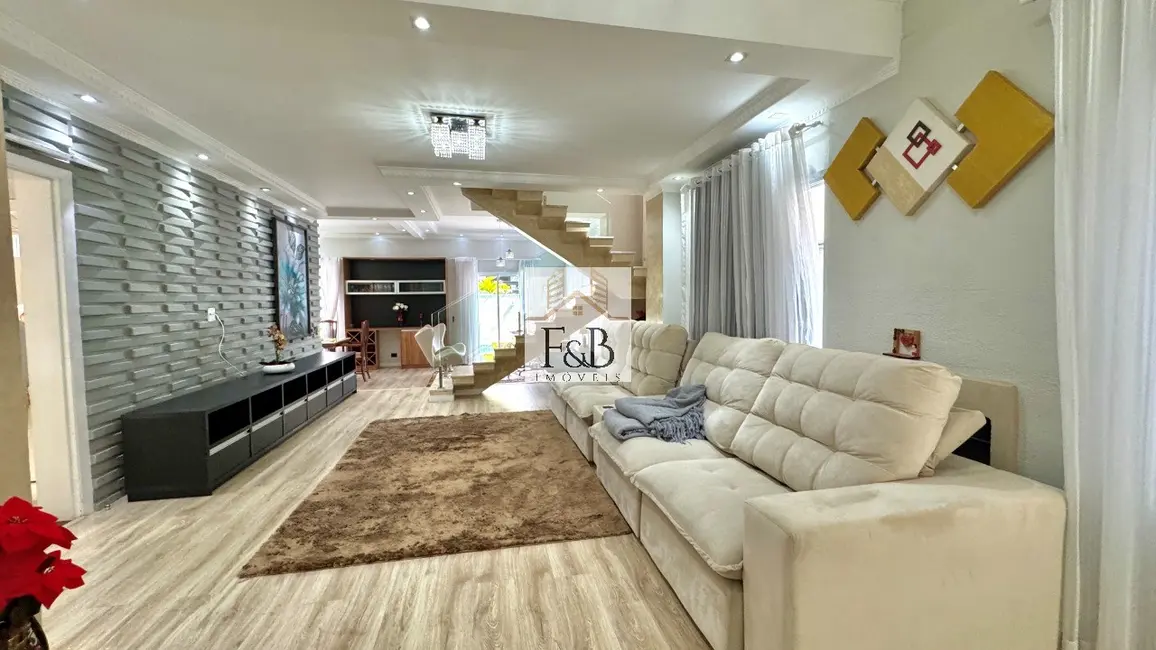 Casa de Condomínio com 4 quartos à venda, 305m2 em Santana De Parnaiba - SP - imagem 2 Foto 2 de Casa de Condomínio com 4 quartos à venda, 305m2 em Santana De Parnaiba - SP