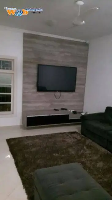 Casa com 3 quartos à venda, 200m2 em Flórida, Praia Grande - SP - imagem 3 Foto 3 de Casa com 3 quartos à venda, 200m2 em Flórida, Praia Grande - SP