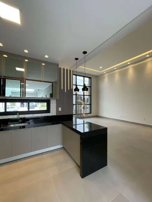 Casa de Condomínio com 3 quartos à venda, 210m2 em Indaiatuba - SP - imagem 4 Foto 4 de Casa de Condomínio com 3 quartos à venda, 210m2 em Indaiatuba - SP