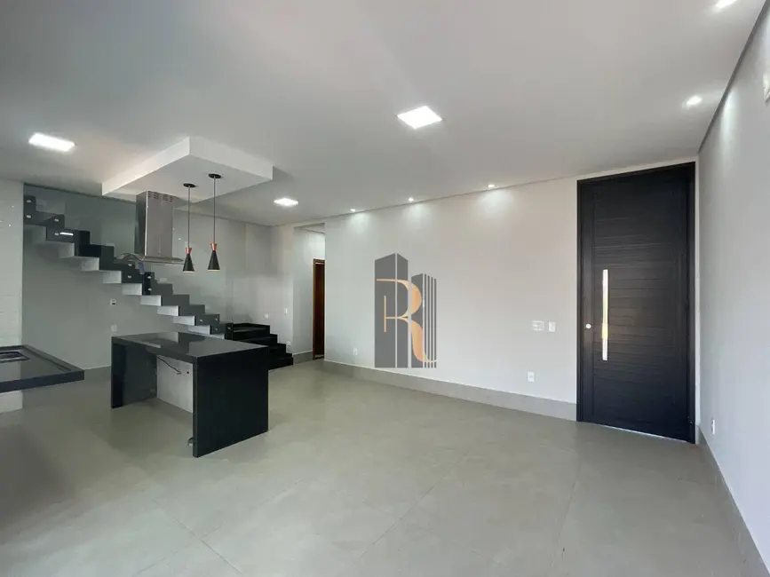 Casa de Condomínio com 3 quartos à venda, 200m2 em São Bento, Paulinia - SP - imagem 3 Foto 3 de Casa de Condomínio com 3 quartos à venda, 200m2 em São Bento, Paulinia - SP