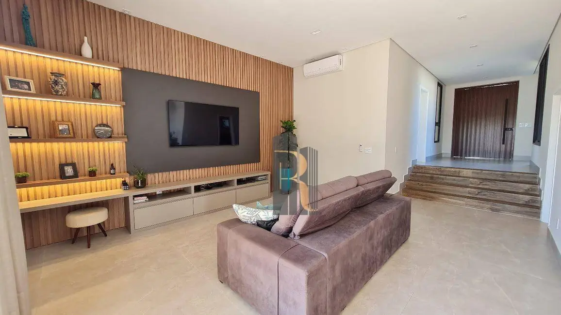 Casa de Condomínio com 4 quartos à venda, 330m2 em Capuava, Valinhos - SP - imagem 4 Foto 4 de Casa de Condomínio com 4 quartos à venda, 330m2 em Capuava, Valinhos - SP