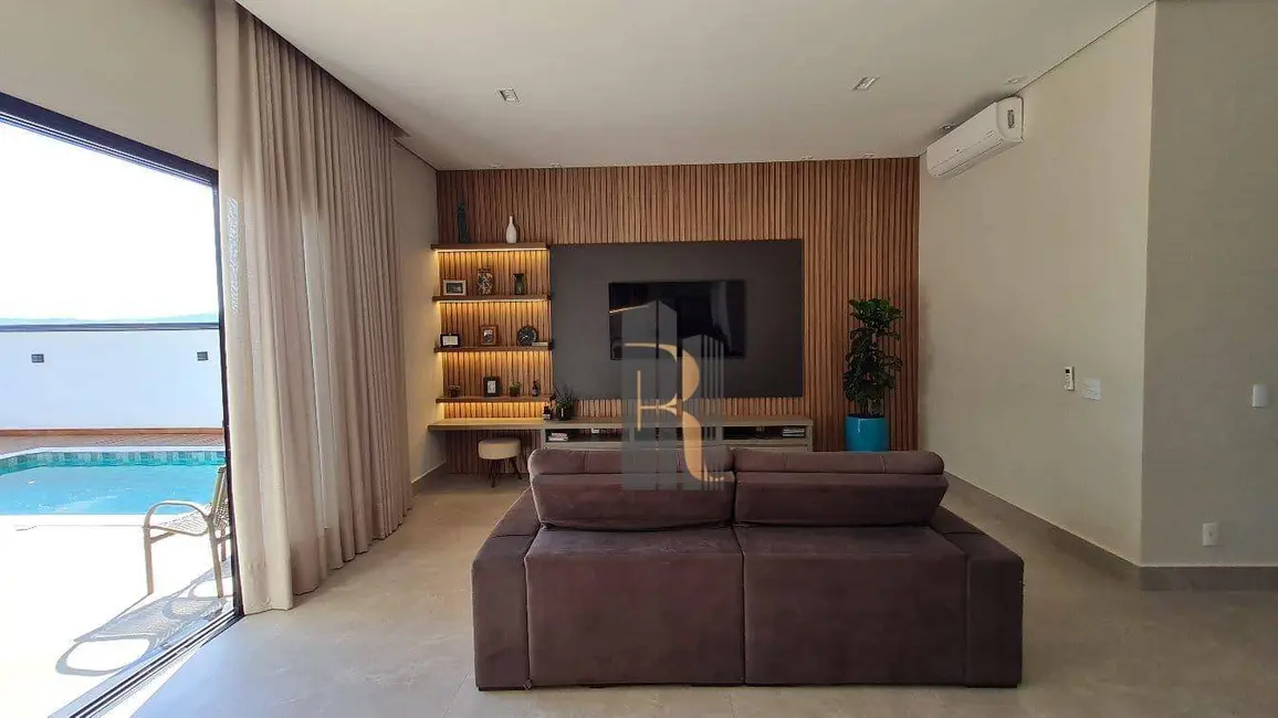 Casa de Condomínio com 4 quartos à venda, 330m2 em Capuava, Valinhos - SP - imagem 5 Foto 5 de Casa de Condomínio com 4 quartos à venda, 330m2 em Capuava, Valinhos - SP