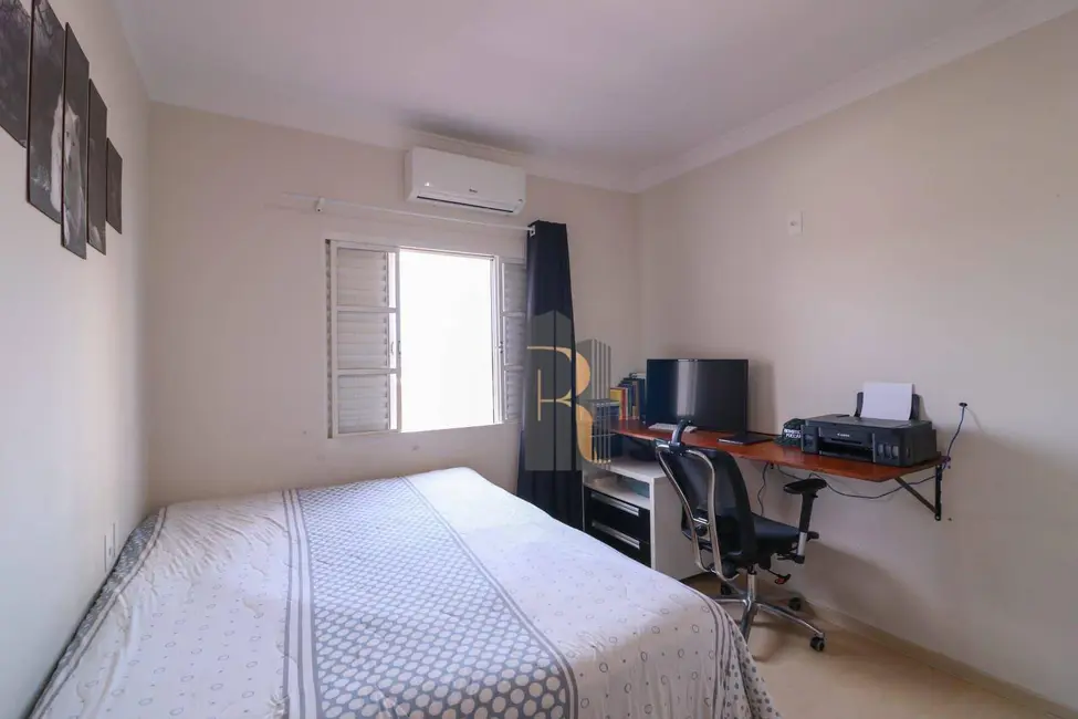 Casa com 3 quartos à venda, 300m2 em Jardim Novo Horizonte, Valinhos - SP - imagem 8 Foto 8 de Casa com 3 quartos à venda, 300m2 em Jardim Novo Horizonte, Valinhos - SP