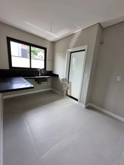 Casa de Condomínio com 3 quartos à venda, 347m2 em Roncáglia, Valinhos - SP - imagem 8 Foto 8 de Casa de Condomínio com 3 quartos à venda, 347m2 em Roncáglia, Valinhos - SP