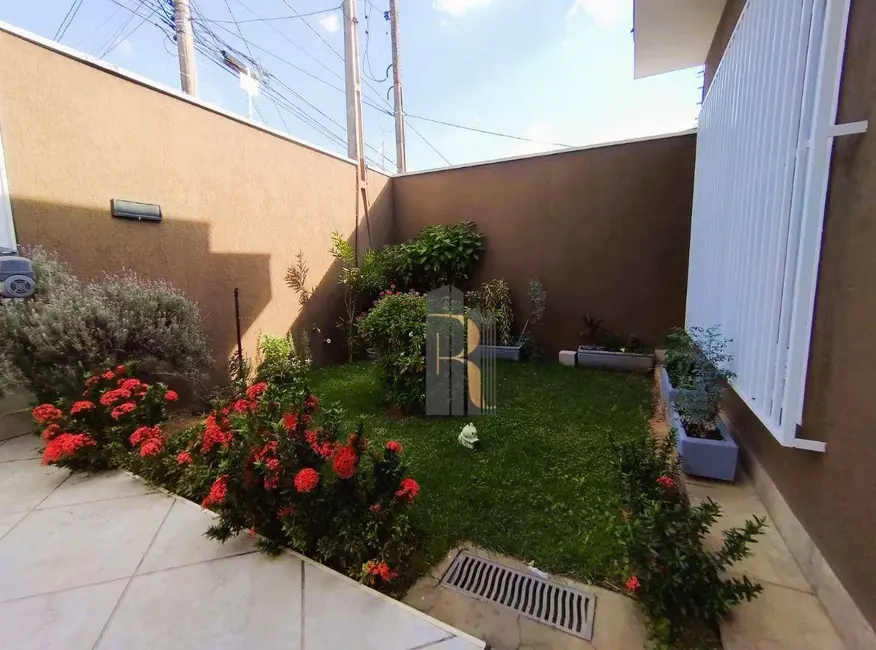 Casa com 3 quartos à venda, 300m2 em Valinhos - SP - imagem 4 Foto 4 de Casa com 3 quartos à venda, 300m2 em Valinhos - SP