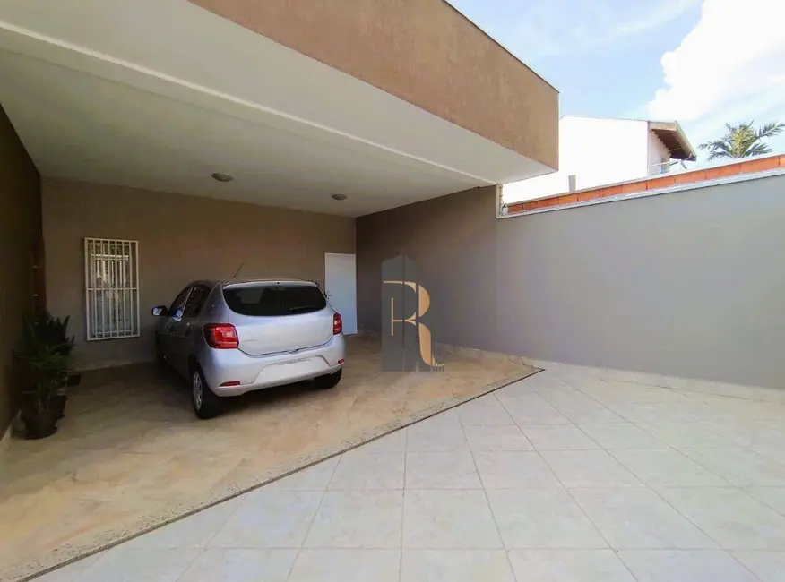 Casa com 3 quartos à venda, 300m2 em Valinhos - SP - imagem 3 Foto 3 de Casa com 3 quartos à venda, 300m2 em Valinhos - SP