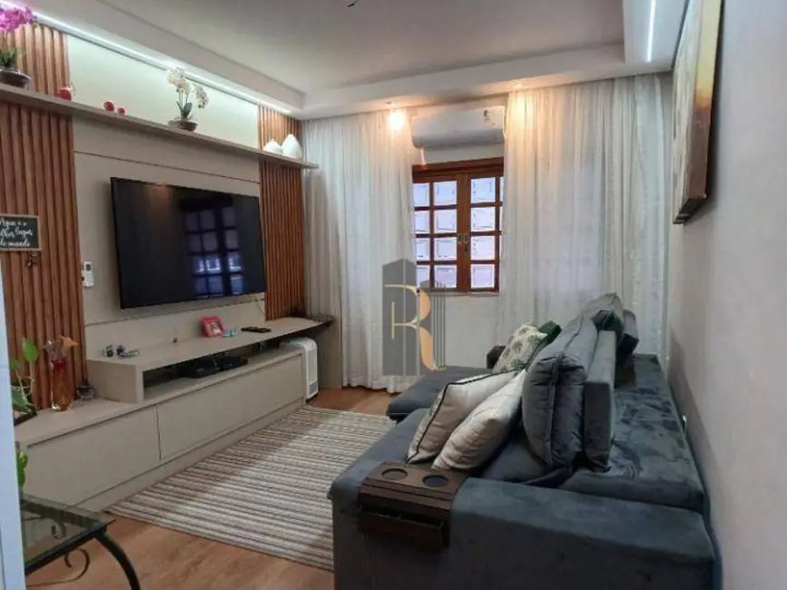 Casa com 3 quartos à venda, 250m2 em Jardim Jurema, Valinhos - SP - imagem 8 Foto 8 de Casa com 3 quartos à venda, 250m2 em Jardim Jurema, Valinhos - SP