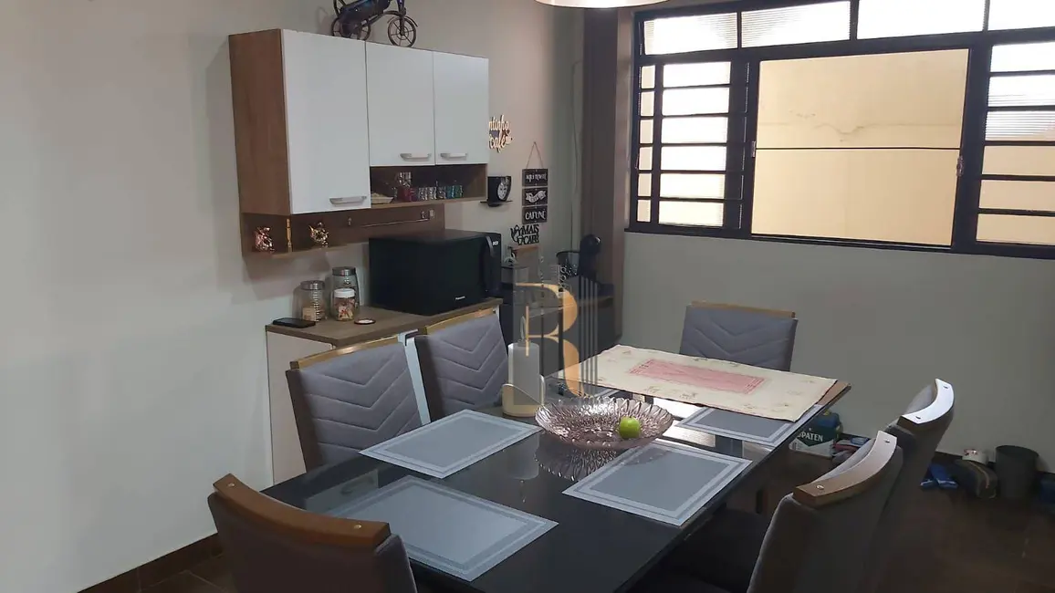 Casa com 3 quartos à venda, 300m2 em Jardim Monte Verde, Valinhos - SP - imagem 8 Foto 8 de Casa com 3 quartos à venda, 300m2 em Jardim Monte Verde, Valinhos - SP