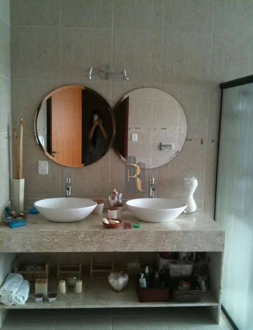 Foto 6 de Casa com 3 quartos à venda, 2700m2 em Dois Córregos, Valinhos - SP