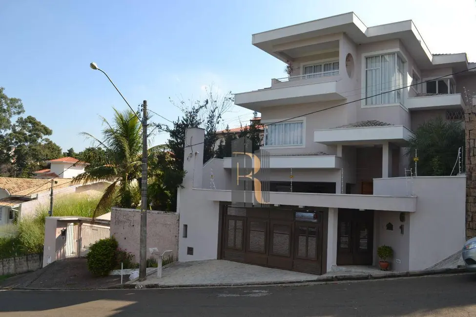 Casa com 3 quartos à venda, 420m2 em Valinhos - SP - imagem 2 Foto 2 de Casa com 3 quartos à venda, 420m2 em Valinhos - SP