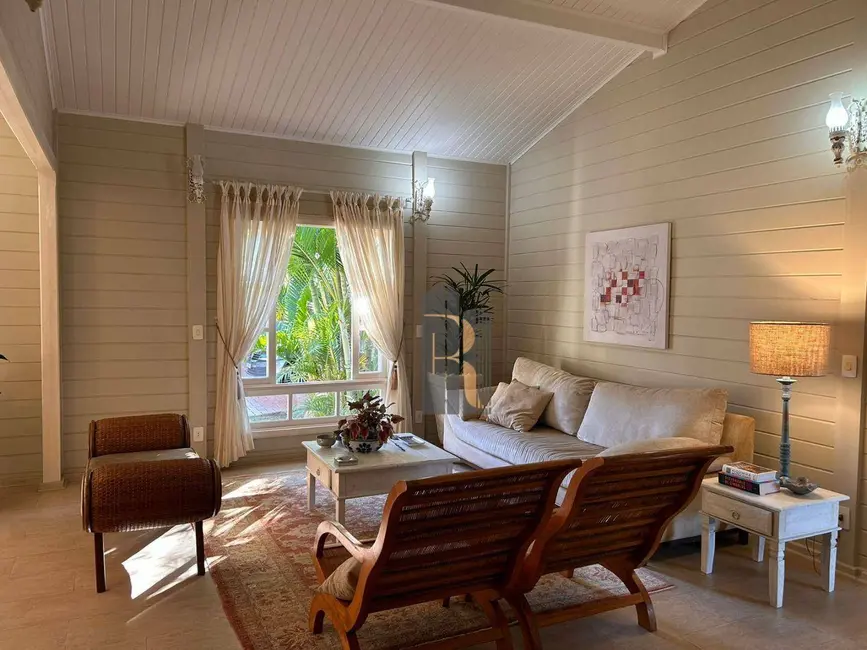 Casa de Condomínio com 6 quartos à venda, 1800m2 em Pinheiro, Valinhos - SP - imagem 4 Foto 4 de Casa de Condomínio com 6 quartos à venda, 1800m2 em Pinheiro, Valinhos - SP