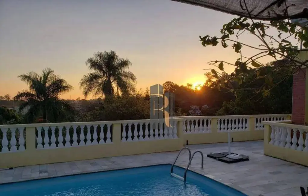 Chácara com 5 quartos à venda, 2152m2 em Chácaras São Bento, Valinhos - SP - imagem 3 Foto 3 de Chácara com 5 quartos à venda, 2152m2 em Chácaras São Bento, Valinhos - SP