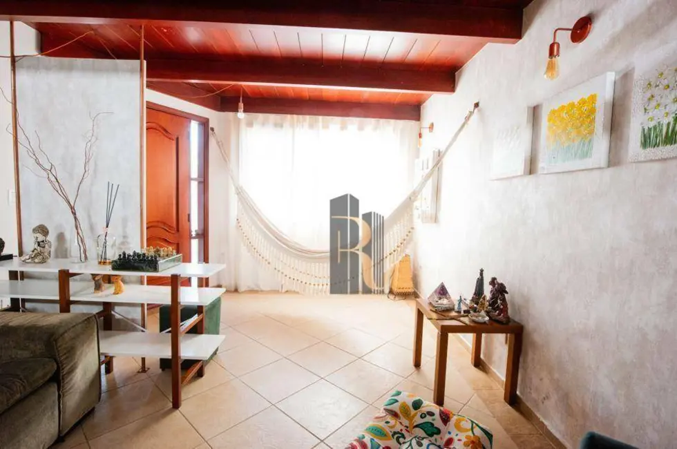 Casa com 3 quartos à venda, 330m2 em Jardim Maria Rosa, Valinhos - SP - imagem 8 Foto 8 de Casa com 3 quartos à venda, 330m2 em Jardim Maria Rosa, Valinhos - SP