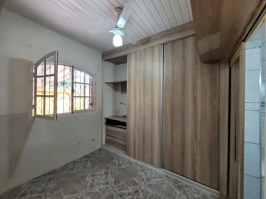 Casa com 2 quartos à venda, 140m2 em Jardim Esplanada do Castelo (Vicente de Carvalho), Guaruja - SP - imagem 5 Foto 5 de Casa com 2 quartos à venda, 140m2 em Jardim Esplanada do Castelo (Vicente de Carvalho), Guaruja - SP