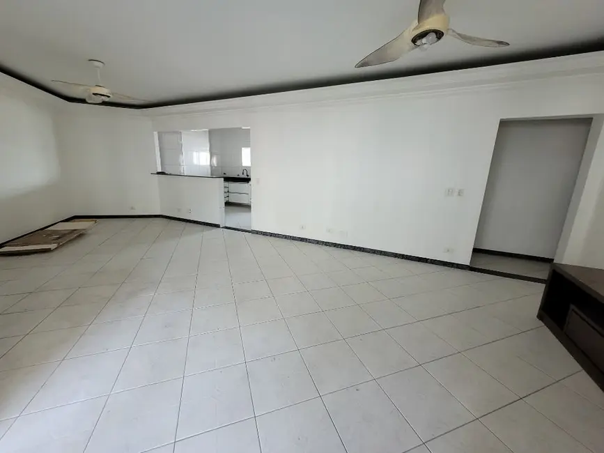 Apartamento com 4 quartos à venda, 140m2 em Barra Funda, Guaruja - SP - imagem 3 Foto 3 de Apartamento com 4 quartos à venda, 140m2 em Barra Funda, Guaruja - SP