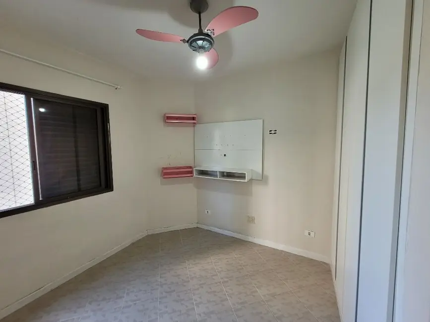 Foto 7 de Apartamento com 3 quartos à venda, 80m2 em Guaruja - SP