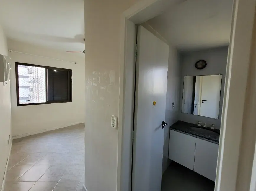 Foto 6 de Apartamento com 3 quartos à venda, 80m2 em Guaruja - SP