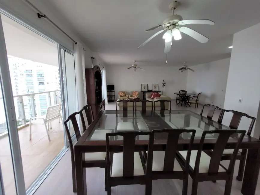 Apartamento com 4 quartos à venda, 249m2 em Guaruja - SP - imagem 5 Foto 5 de Apartamento com 4 quartos à venda, 249m2 em Guaruja - SP