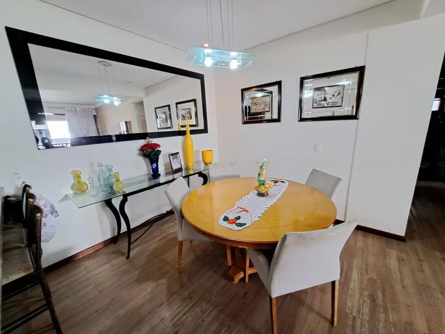 Apartamento com 4 quartos à venda, 120m2 em Jardim Las Palmas, Guaruja - SP - imagem 4 Foto 4 de Apartamento com 4 quartos à venda, 120m2 em Jardim Las Palmas, Guaruja - SP