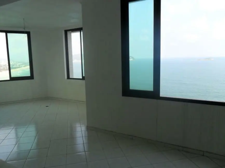 Foto 4 de Apartamento com 4 quartos à venda e para alugar, 225m2 em Guaruja - SP