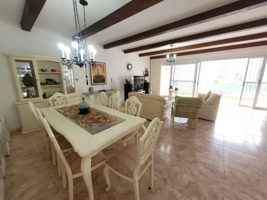 Foto 9 de Apartamento com 4 quartos à venda, 250m2 em Guaruja - SP