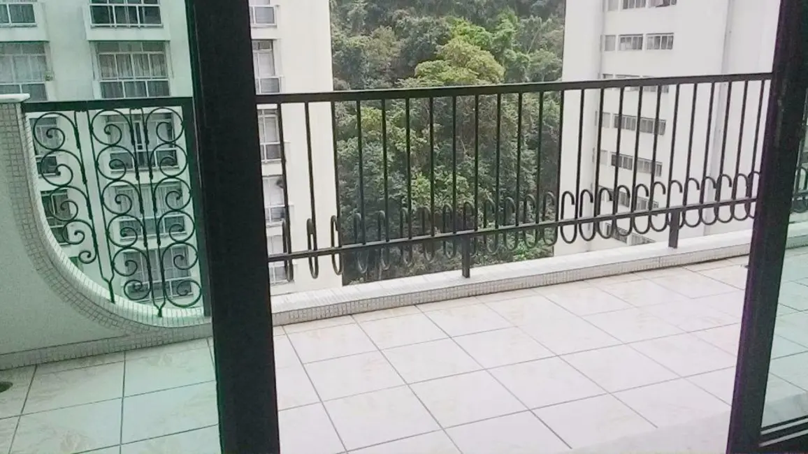 Apartamento com 3 quartos à venda, 135m2 em Barra Funda, Guaruja - SP - imagem 1 Foto 1 de Apartamento com 3 quartos à venda, 135m2 em Barra Funda, Guaruja - SP