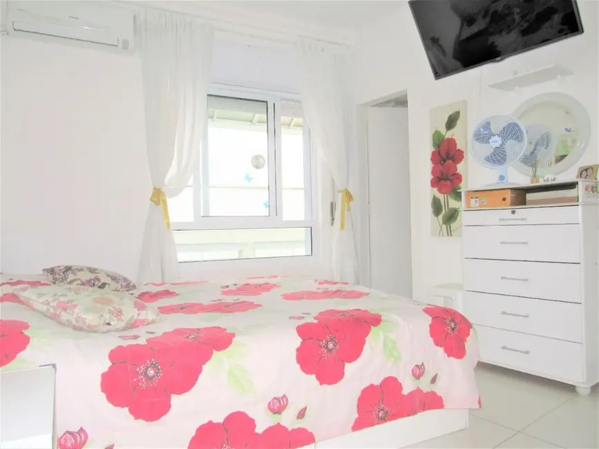 Cobertura com 4 quartos à venda e para alugar, 240m2 em Guaruja - SP - imagem 9 Foto 9 de Cobertura com 4 quartos à venda e para alugar, 240m2 em Guaruja - SP