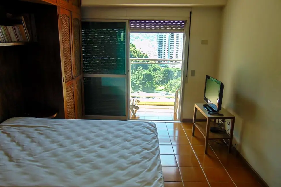 Foto 7 de Apartamento com 3 quartos à venda e para alugar, 160m2 em Guaruja - SP