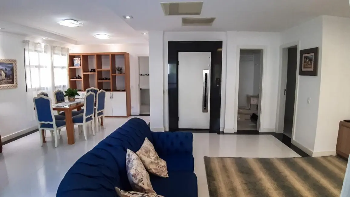 Apartamento com 4 quartos à venda, 190m2 em Barra Funda, Guaruja - SP - imagem 3 Foto 3 de Apartamento com 4 quartos à venda, 190m2 em Barra Funda, Guaruja - SP