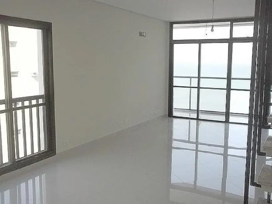 Cobertura com 4 quartos à venda, 650m2 em Guaruja - SP - imagem 3 Foto 3 de Cobertura com 4 quartos à venda, 650m2 em Guaruja - SP