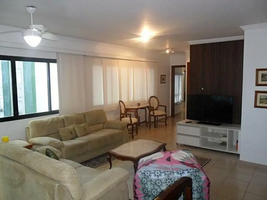 Apartamento com 4 quartos à venda e para alugar, 149m2 em Barra Funda, Guaruja - SP - imagem 3 Foto 3 de Apartamento com 4 quartos à venda e para alugar, 149m2 em Barra Funda, Guaruja - SP
