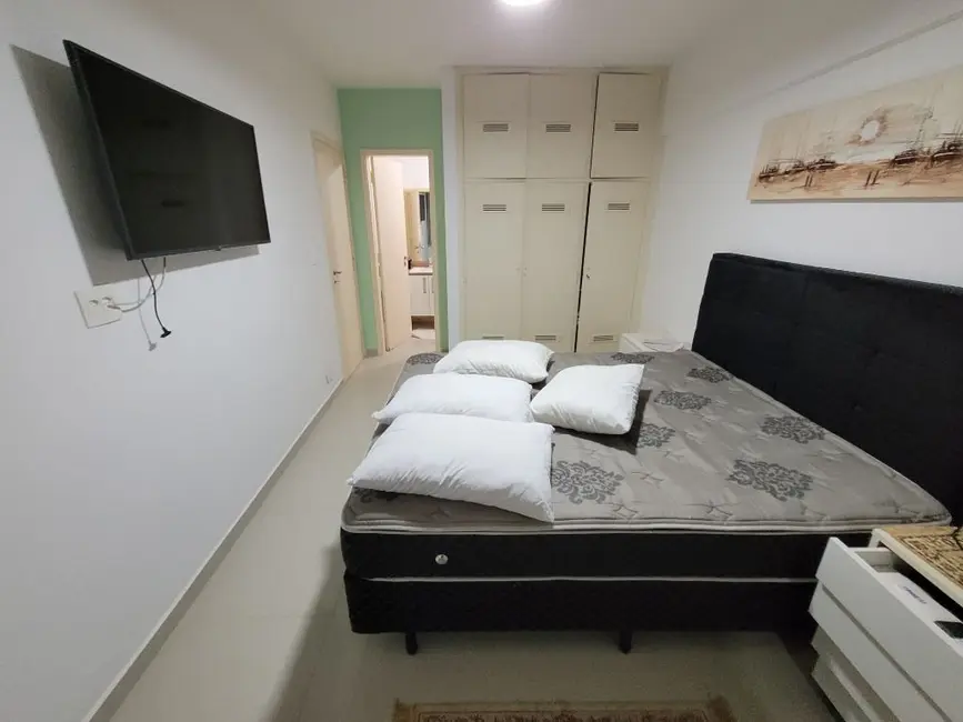 Foto 9 de Apartamento com 4 quartos à venda, 105m2 em Guaruja - SP