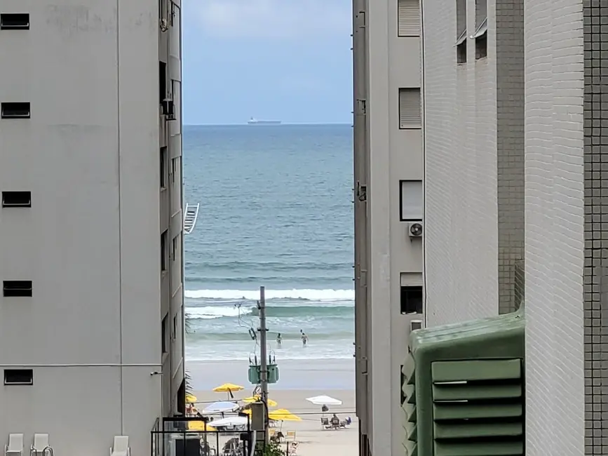 Foto 7 de Apartamento com 4 quartos à venda, 105m2 em Guaruja - SP