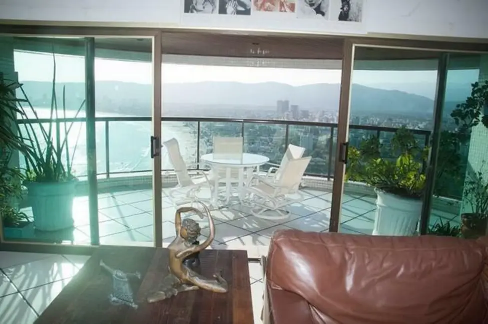 Foto 3 de Cobertura com 4 quartos à venda, 757m2 em Loteamento João Batista Julião, Guaruja - SP