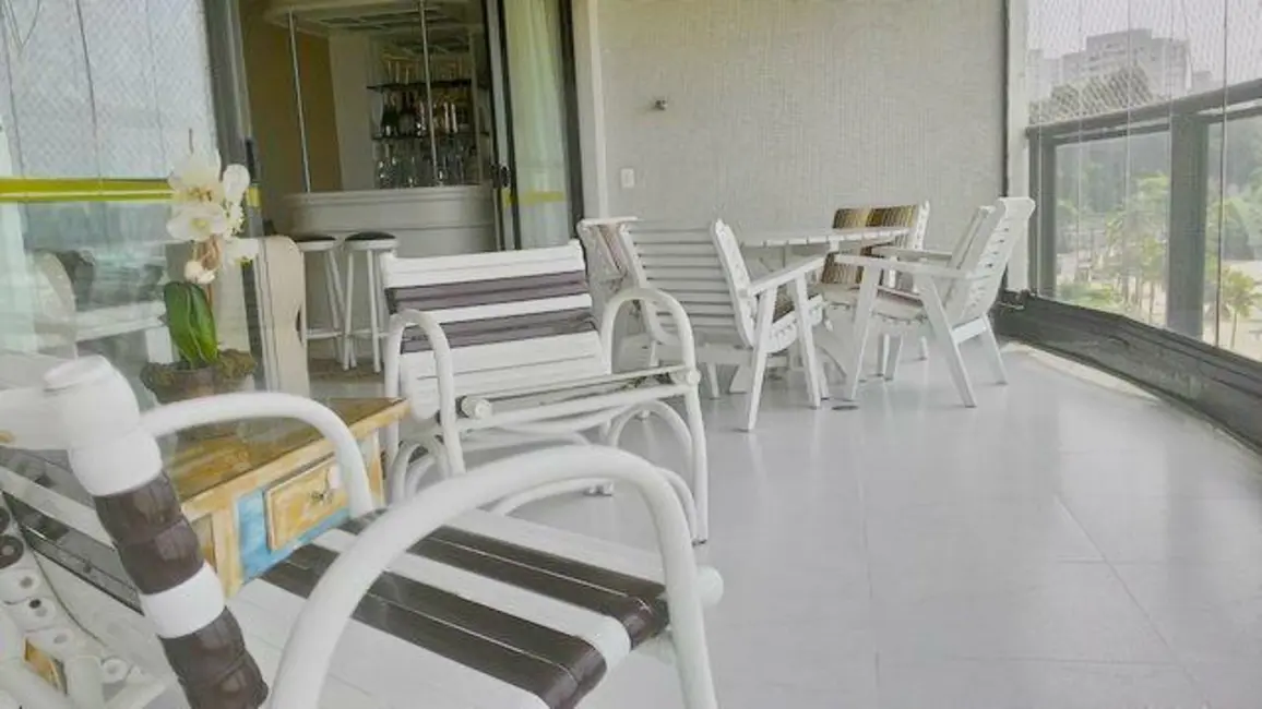 Foto 5 de Apartamento com 3 quartos à venda e para alugar, 200m2 em Vila Luis Antônio, Guaruja - SP