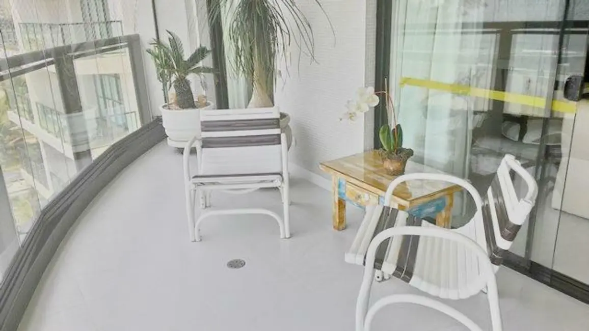 Foto 6 de Apartamento com 3 quartos à venda e para alugar, 200m2 em Vila Luis Antônio, Guaruja - SP